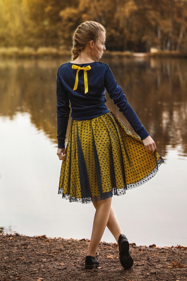 Tylová kolová sukně